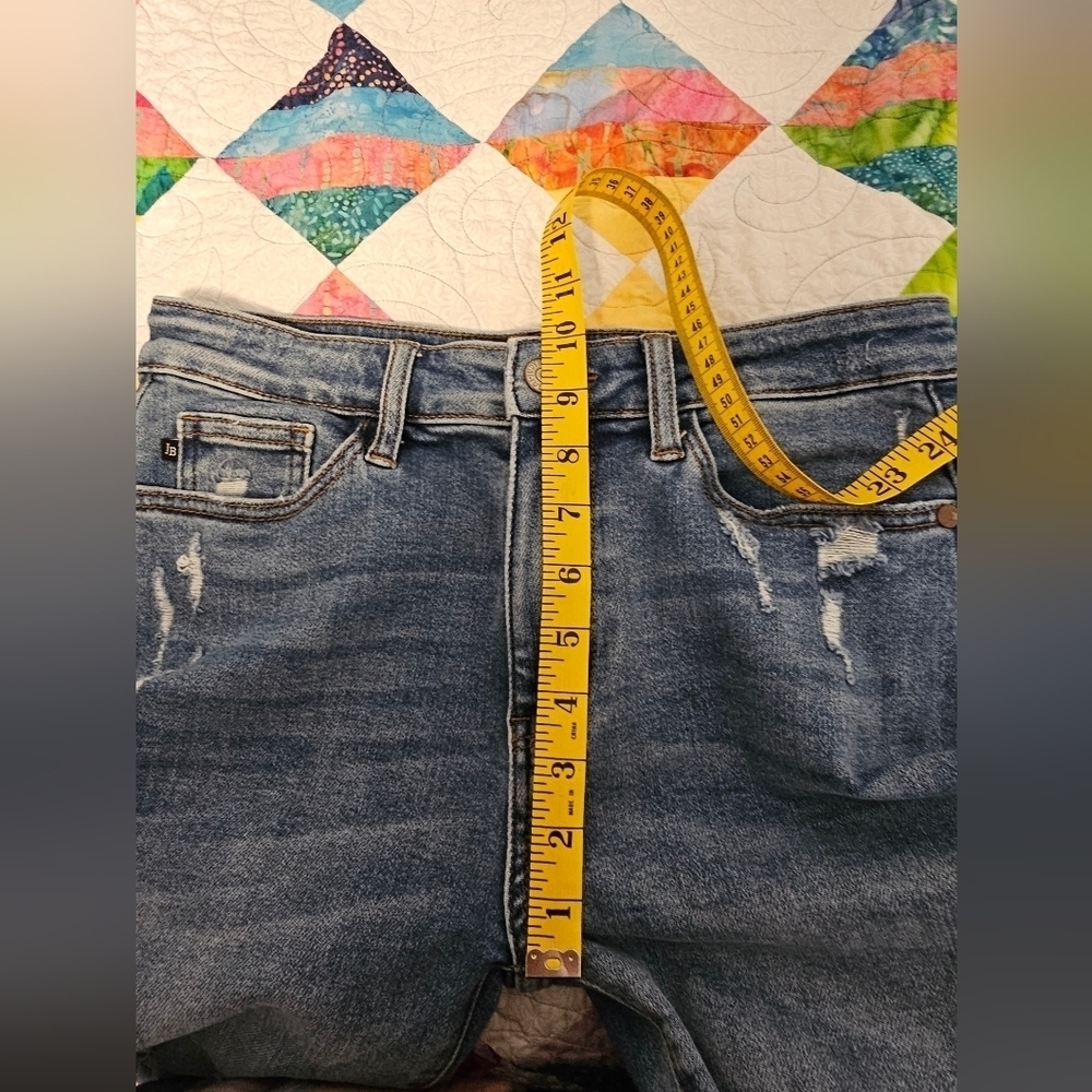Judy Blue Relaxed Fit Cropped Jean Women's Size 27 or 5 - Picture 7 of 8